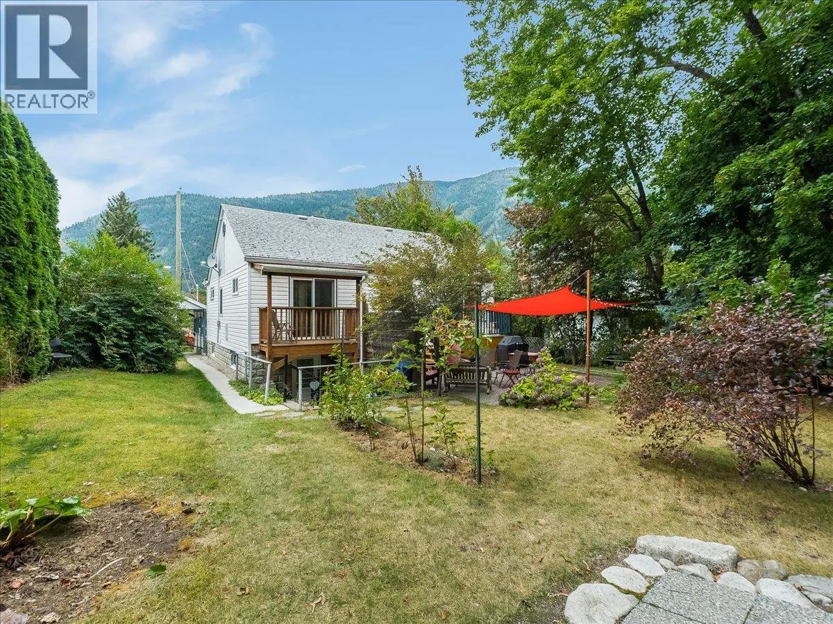 908 Fifth Street