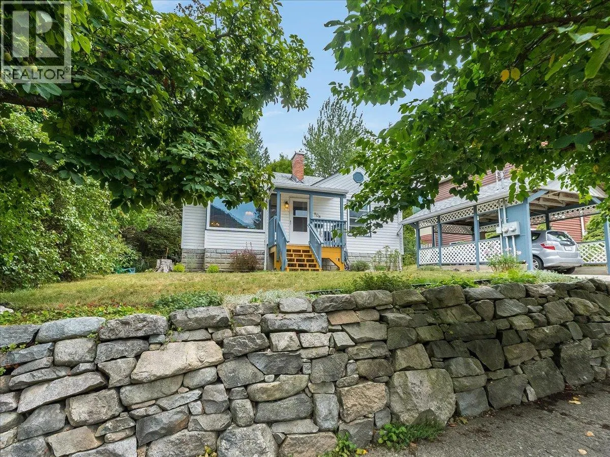 908 Fifth Street