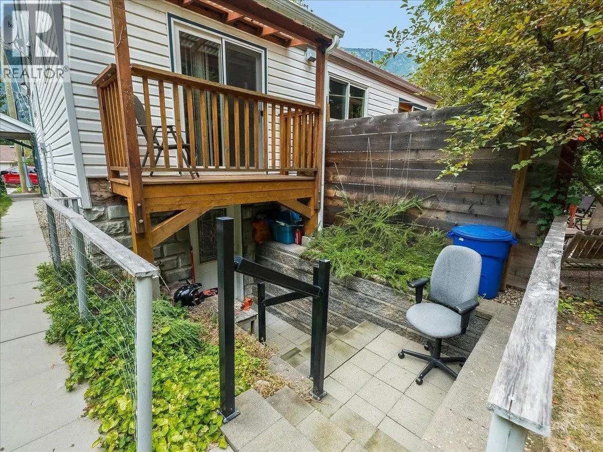 908 Fifth Street