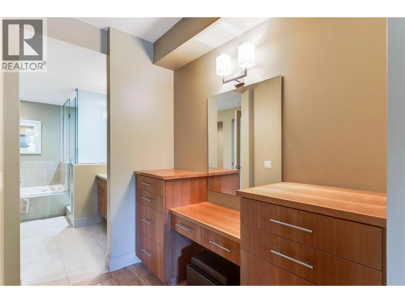 446 WEST Avenue Unit# 102