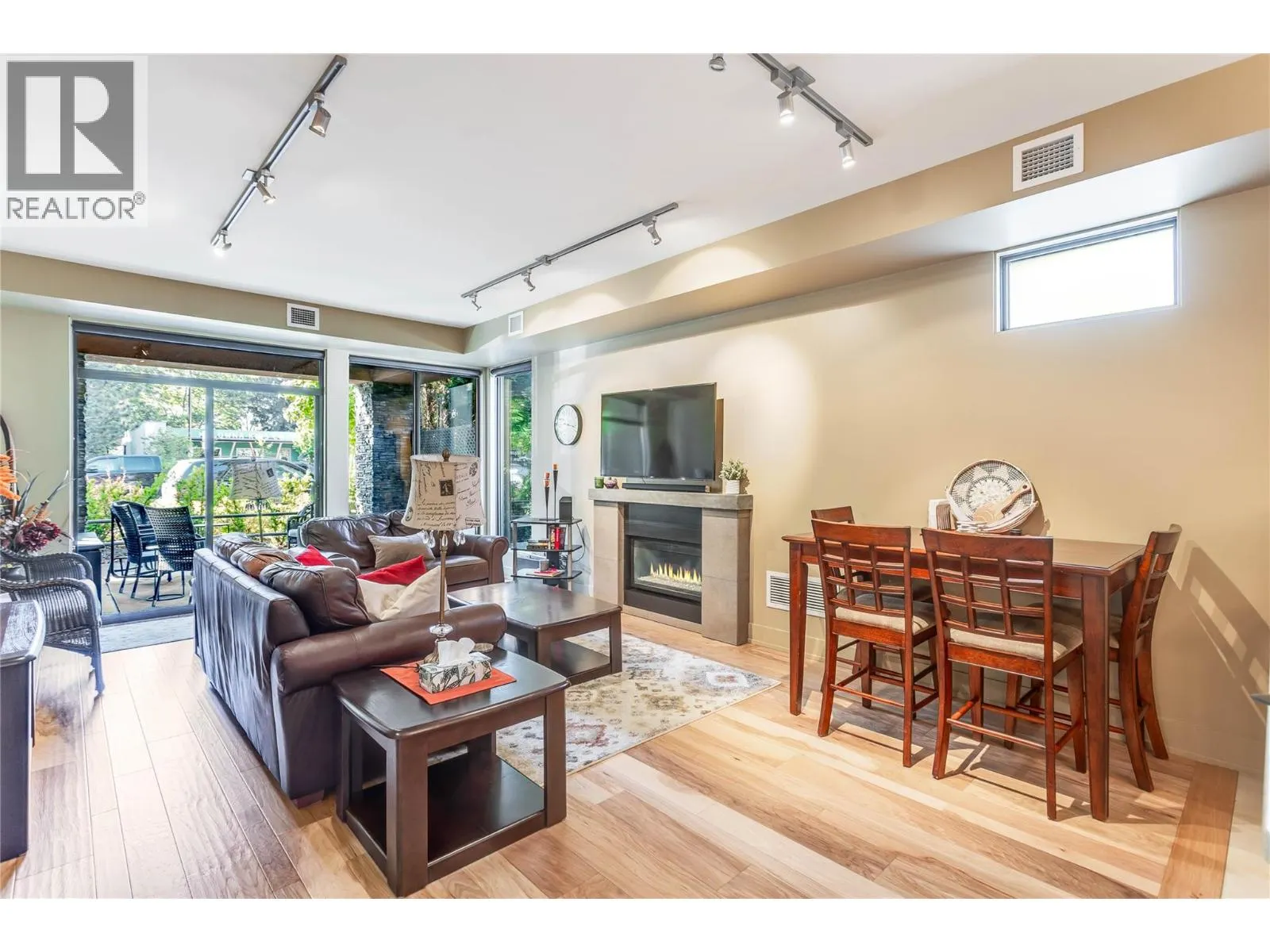 446 WEST Avenue Unit# 102