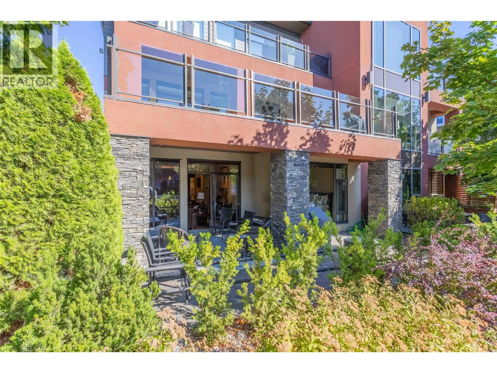 446 WEST Avenue Unit# 102