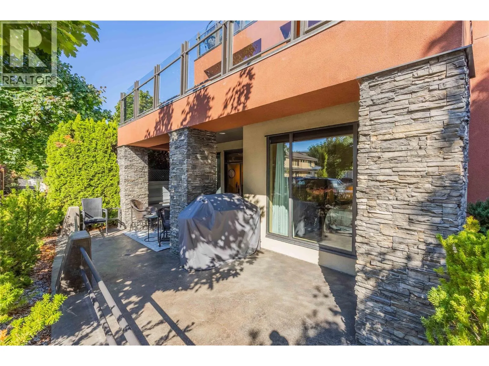 446 WEST Avenue Unit# 102