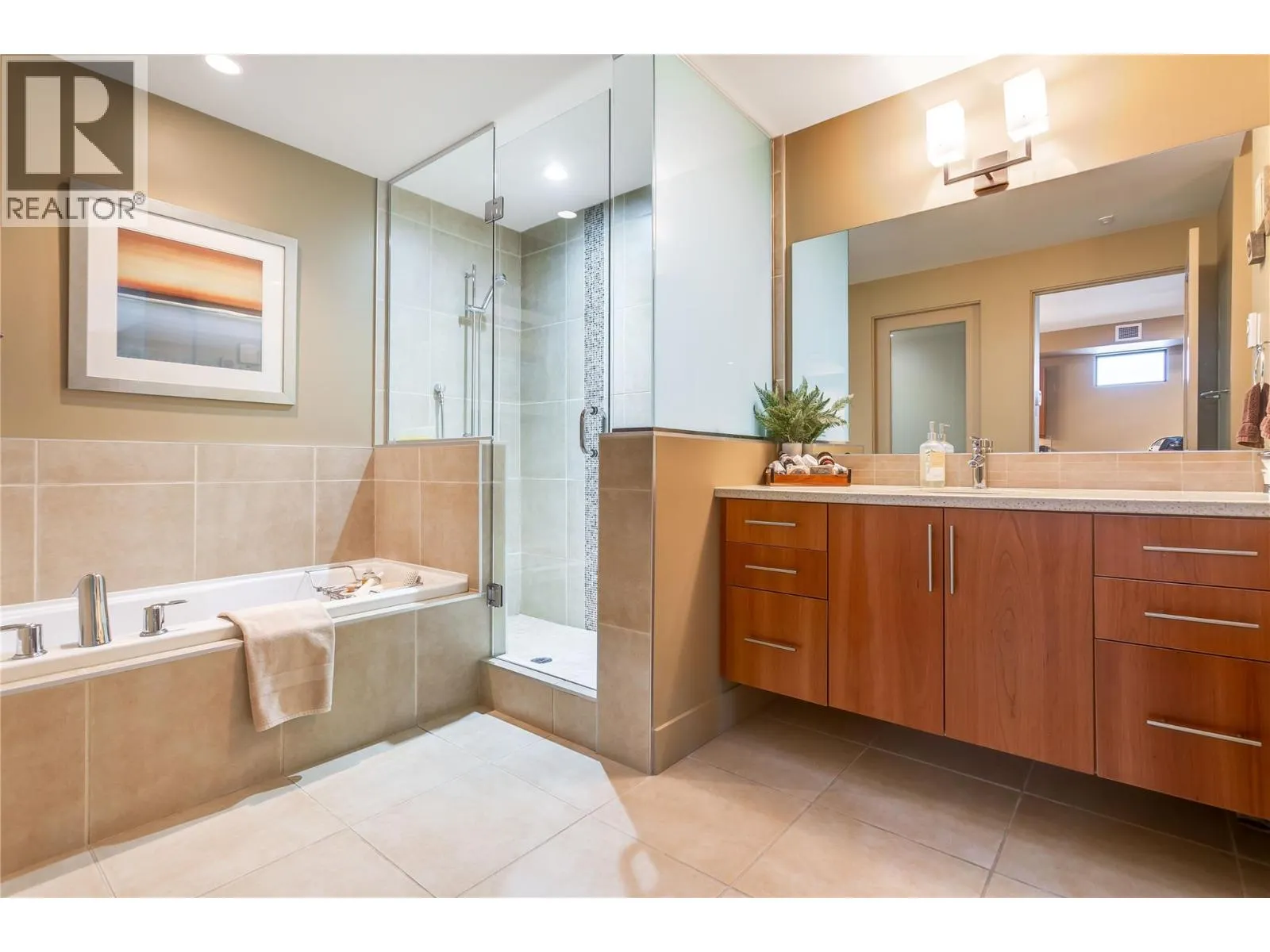 446 WEST Avenue Unit# 102