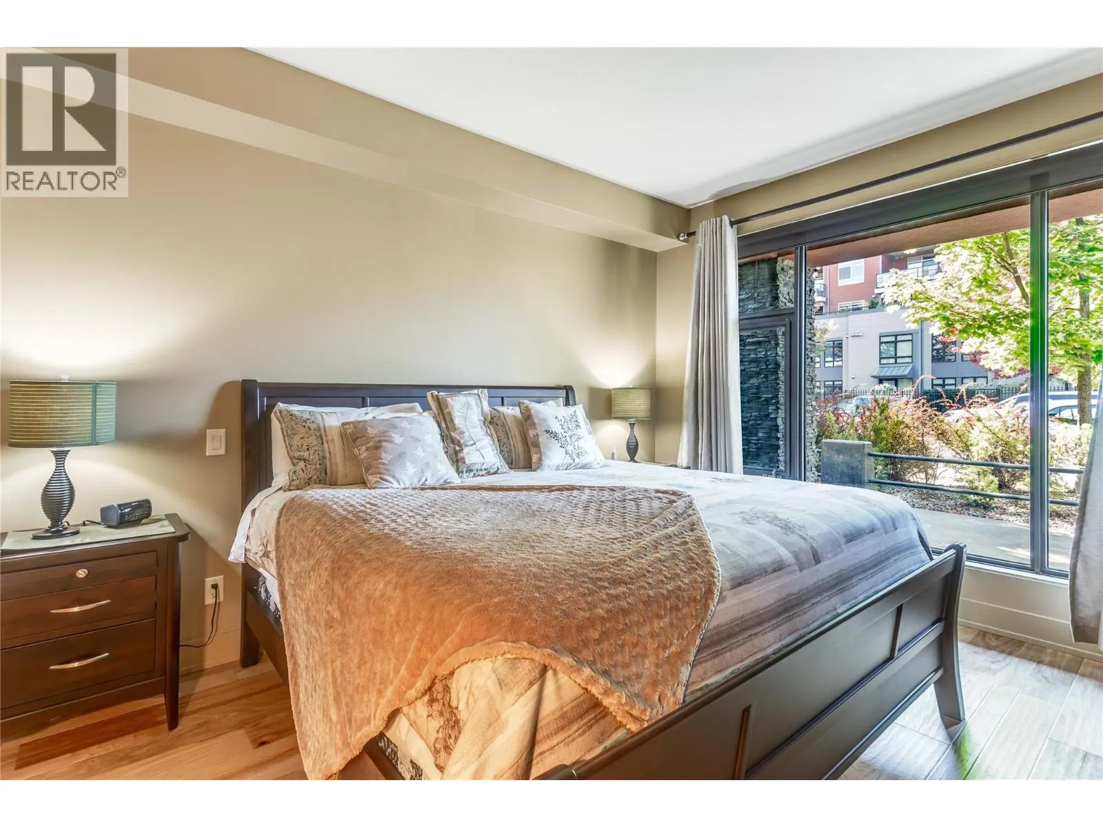 446 WEST Avenue Unit# 102