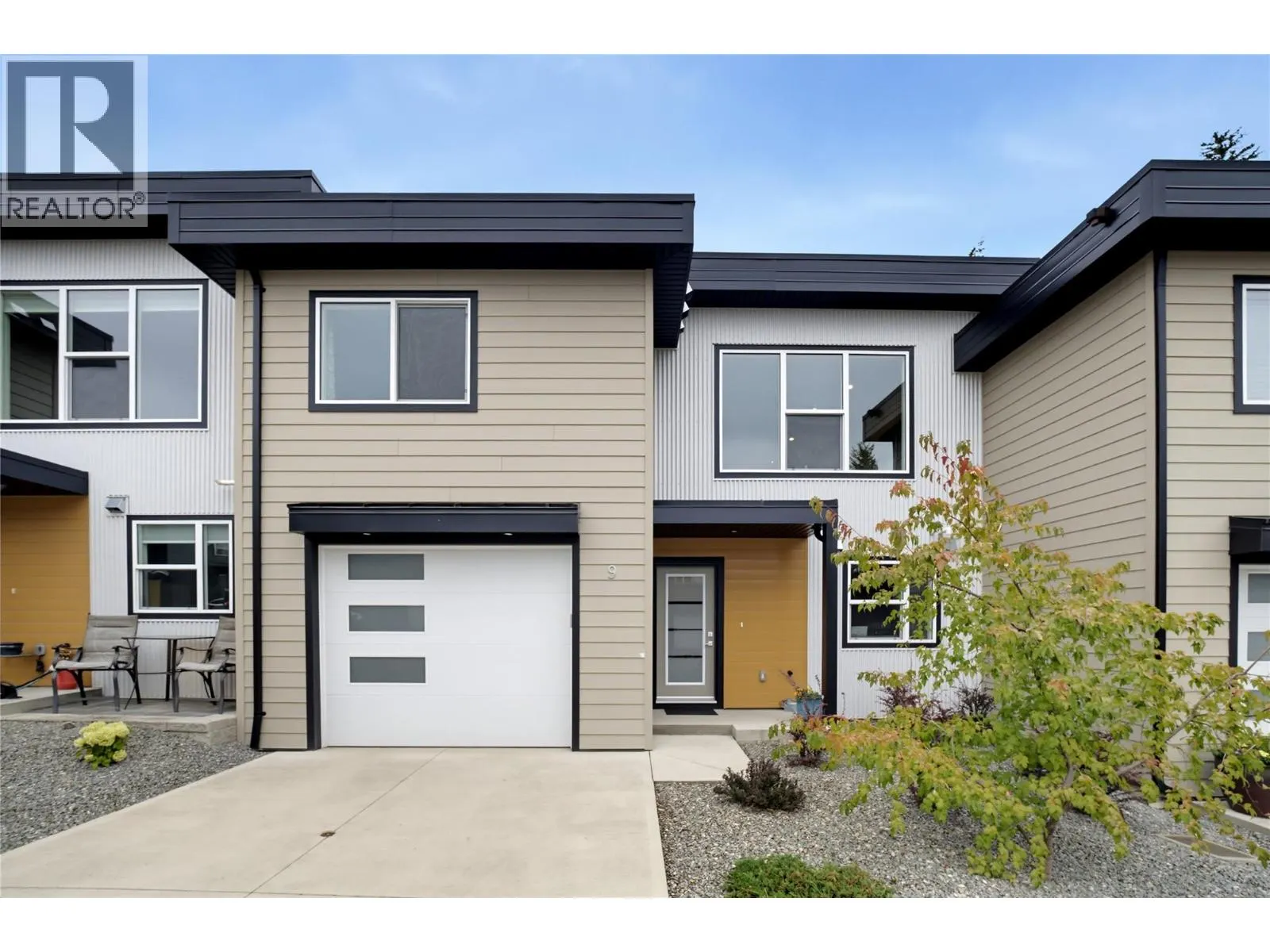 2810 15 Avenue NE Unit# 9