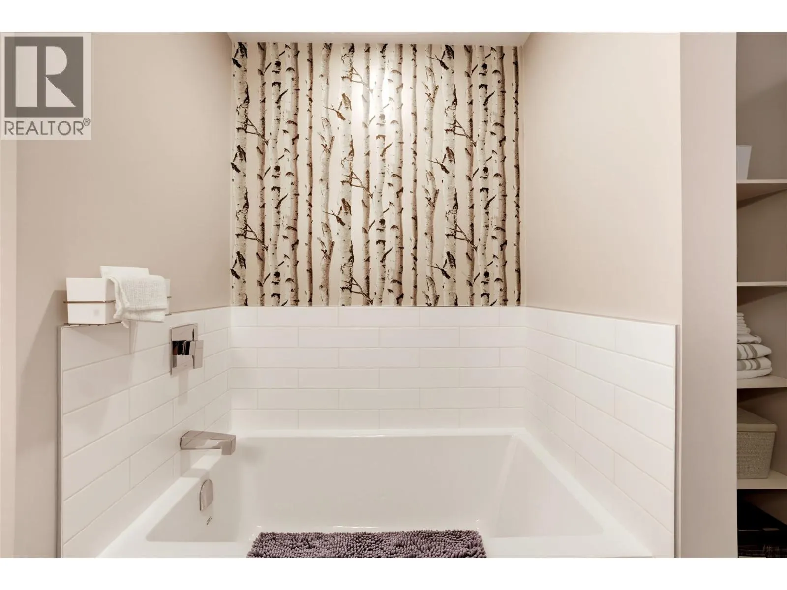 2810 15 Avenue NE Unit# 9