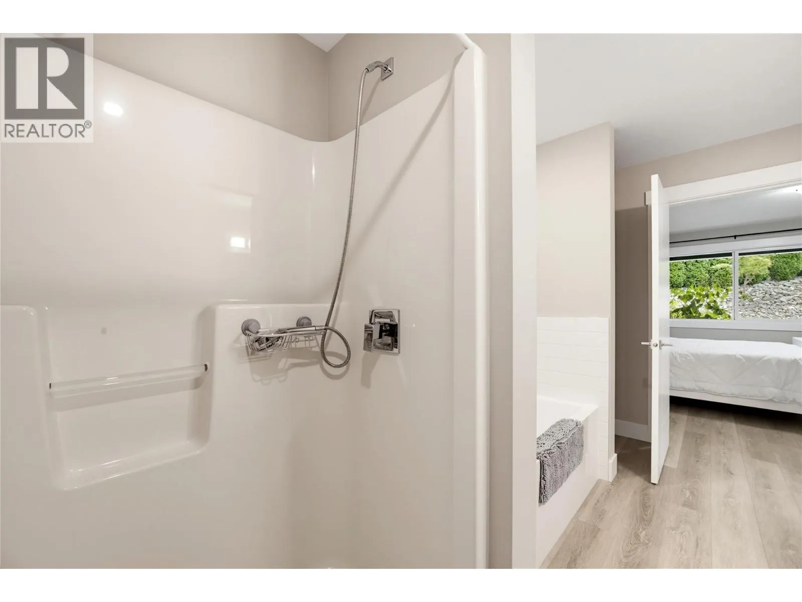 2810 15 Avenue NE Unit# 9