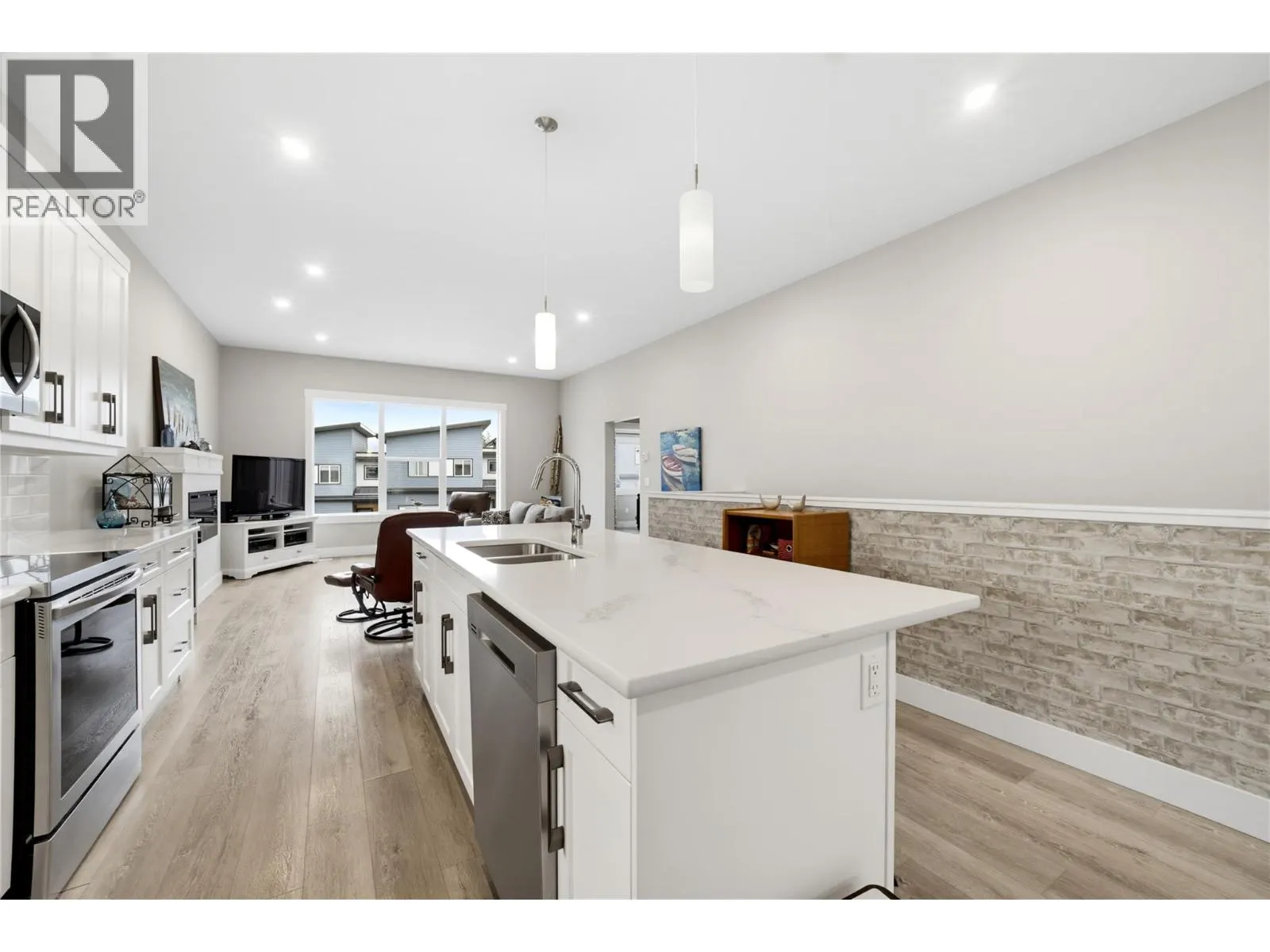 2810 15 Avenue NE Unit# 9