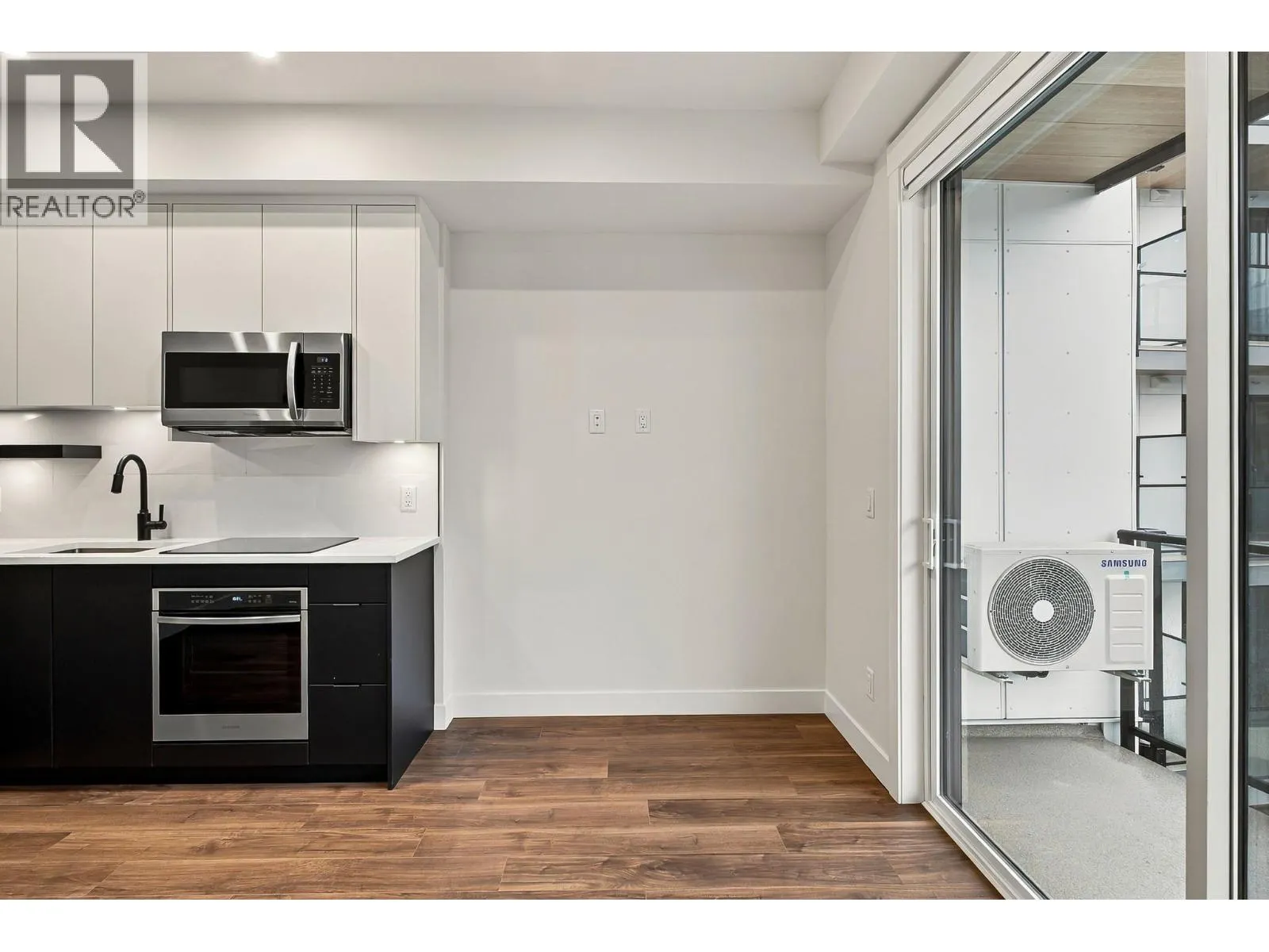 1280 Sutherland Avenue Unit# 515