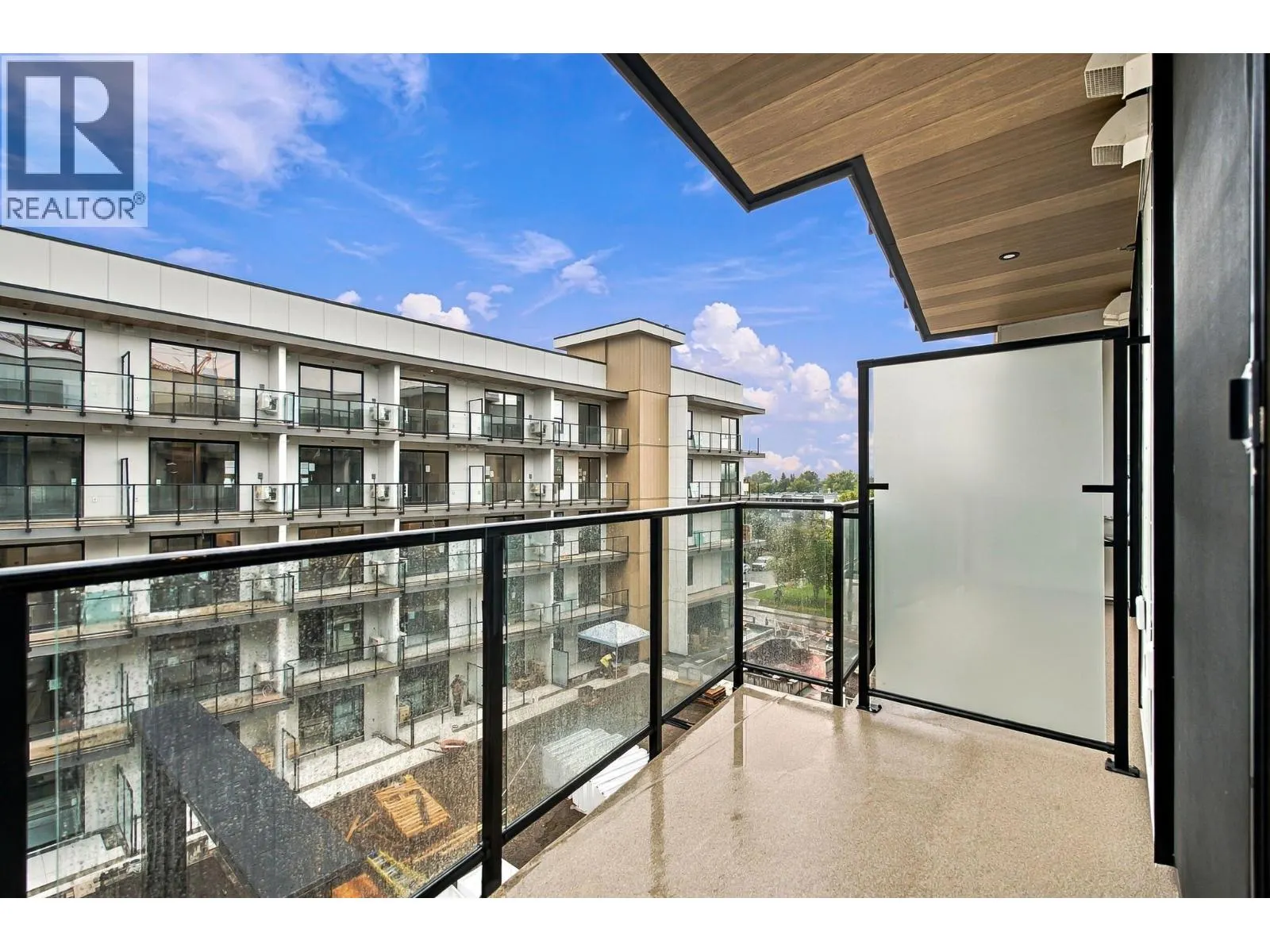 1280 Sutherland Avenue Unit# 515