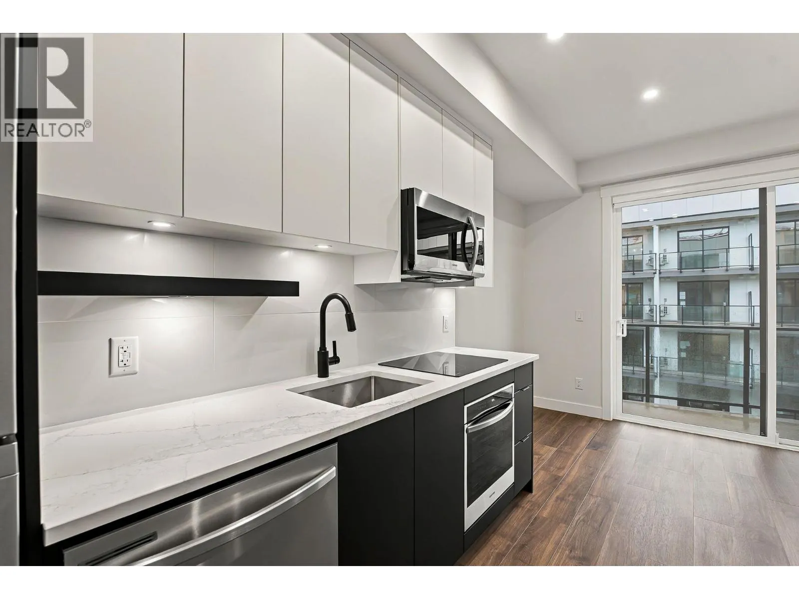 1280 Sutherland Avenue Unit# 515