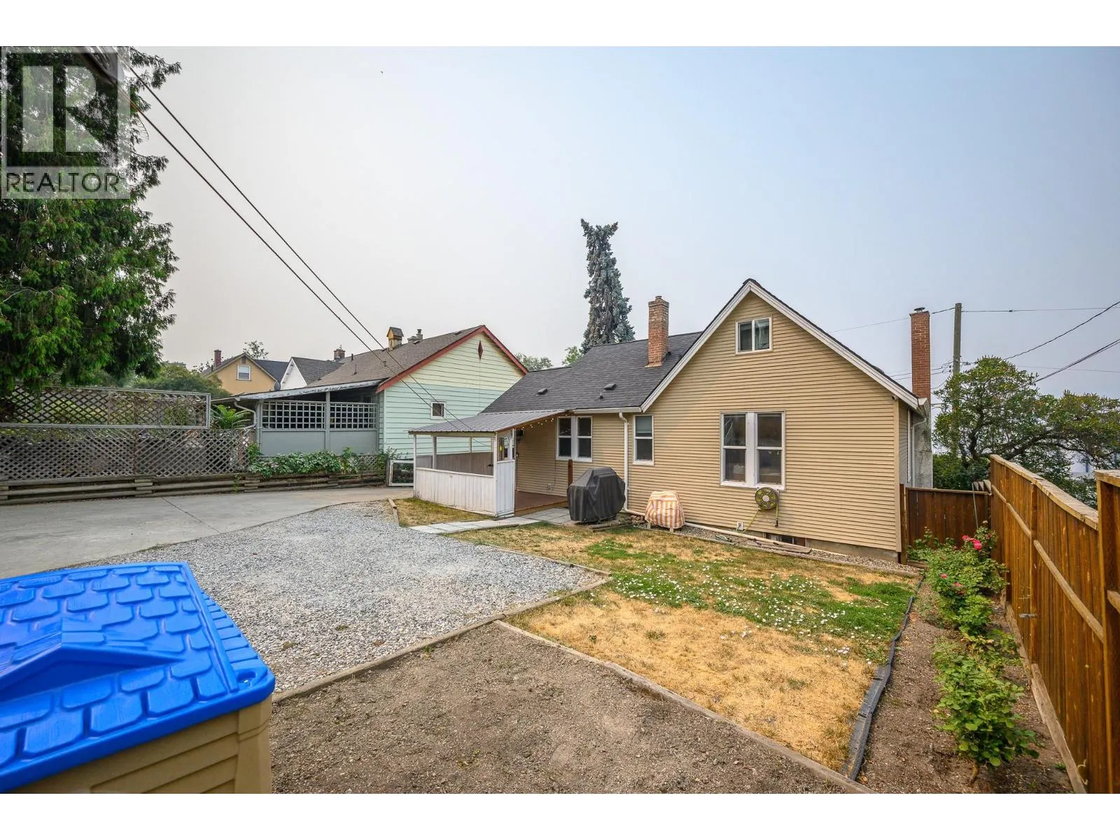 2605 27 Street