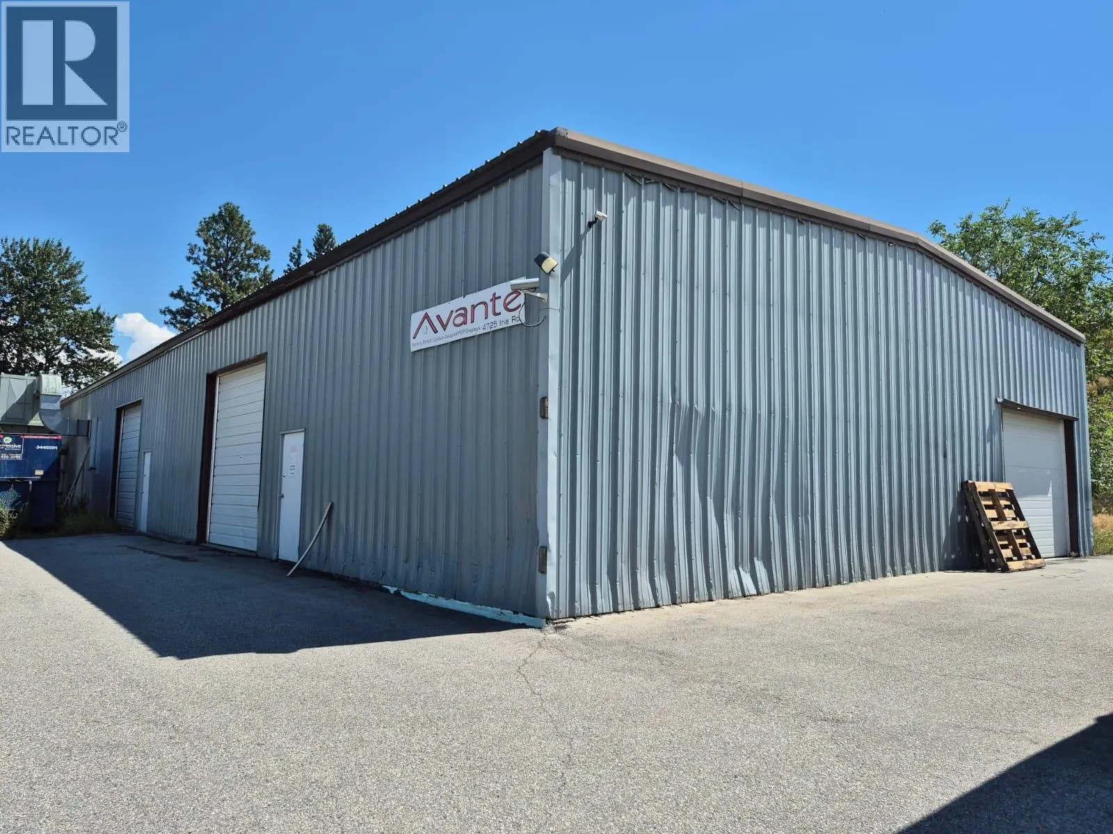 4725 Iris Road