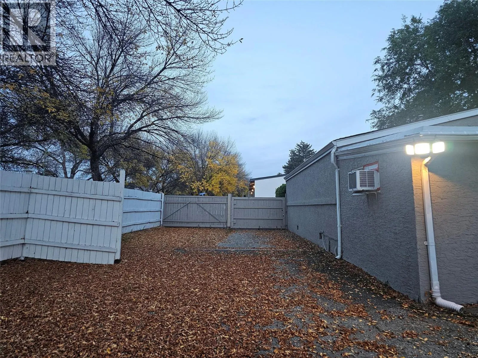 1201 Kelglen Crescent