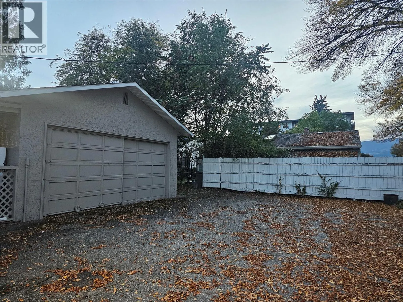 1201 Kelglen Crescent
