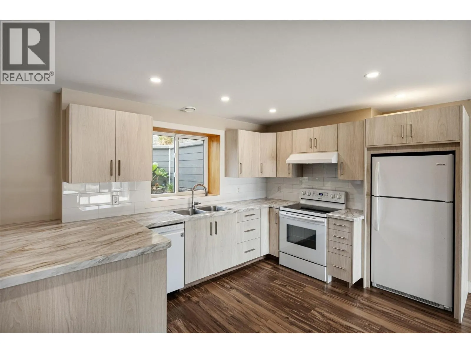 5880 HESPELER Road
