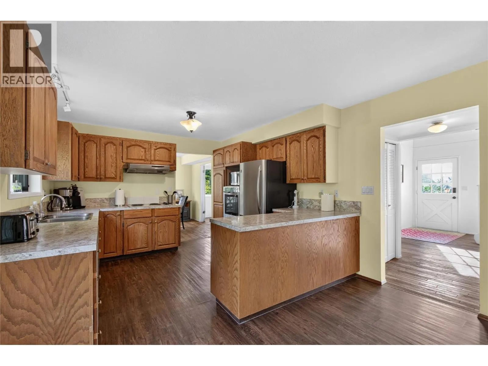 1215 Arawana Road