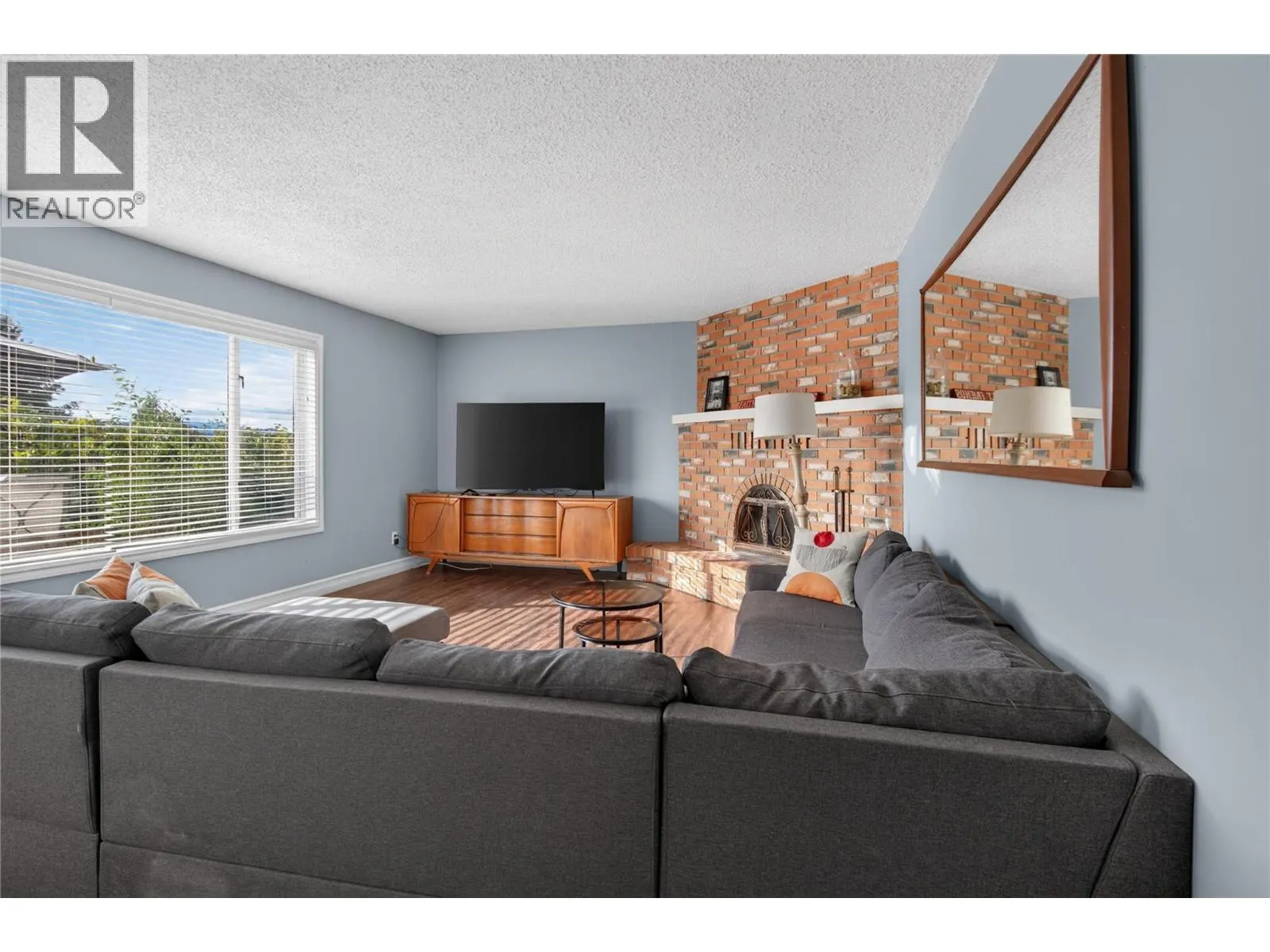 1215 Arawana Road