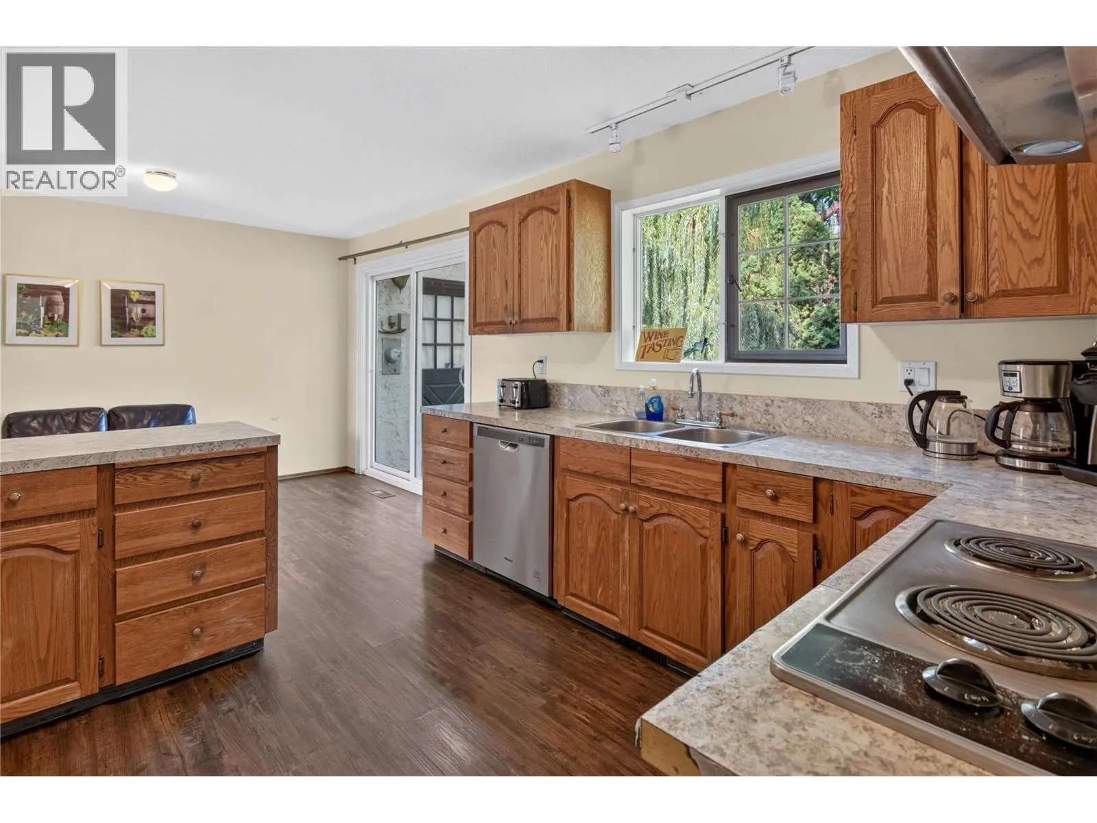 1215 Arawana Road