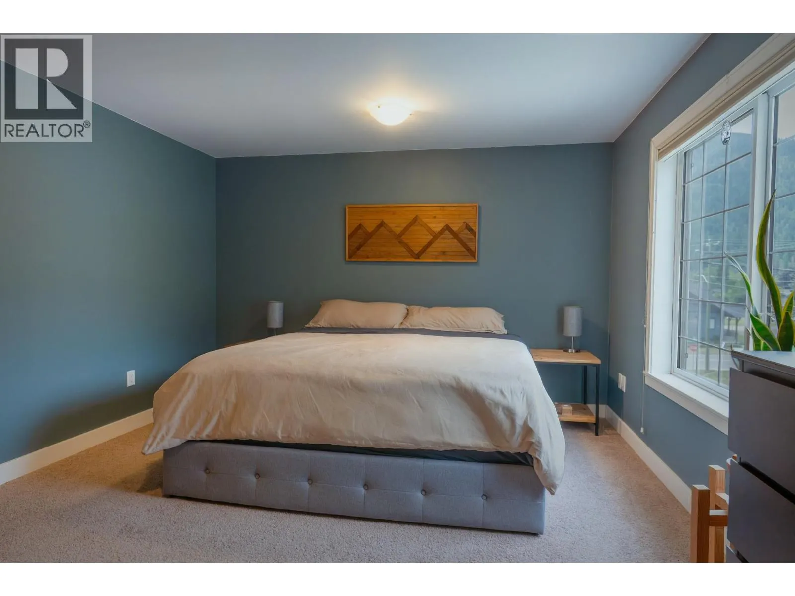 414 Beasley Street W