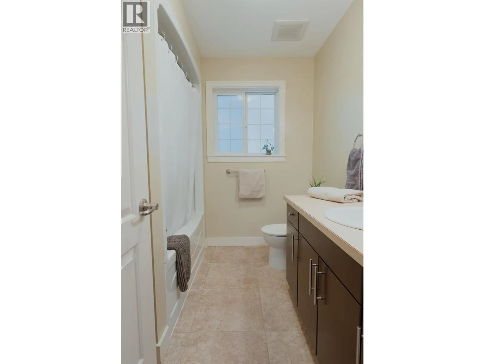 414 Beasley Street W