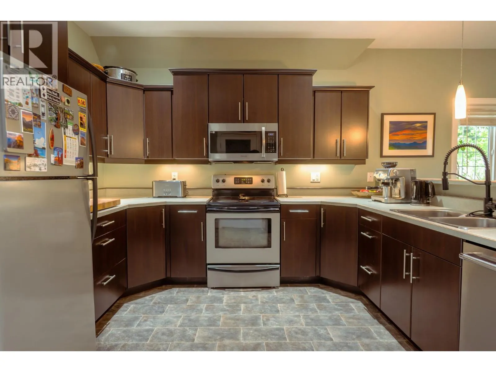 414 Beasley Street W