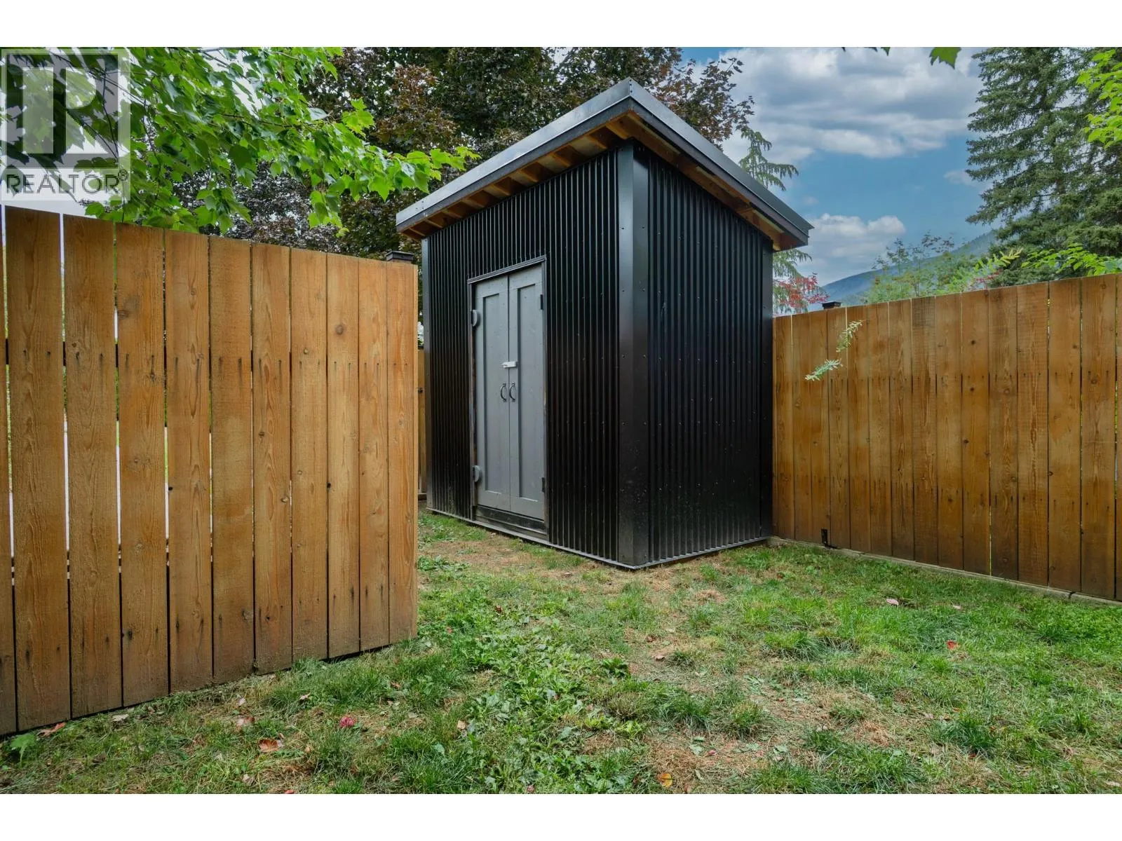 414 Beasley Street W