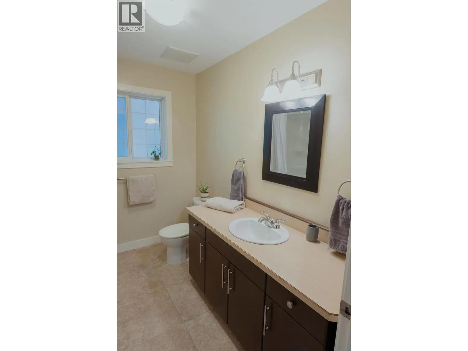 414 Beasley Street W