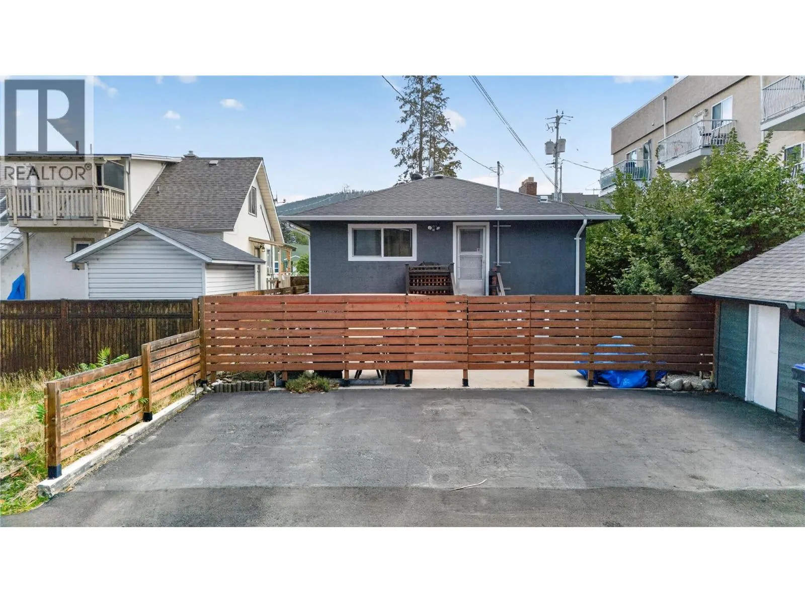 689 Ellis Street