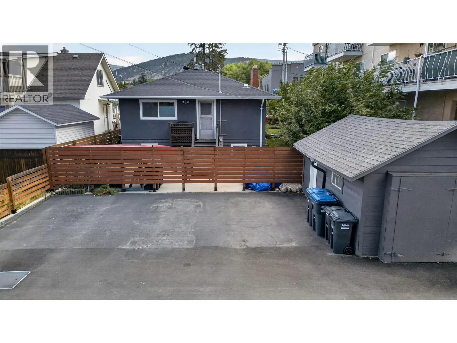 689 Ellis Street