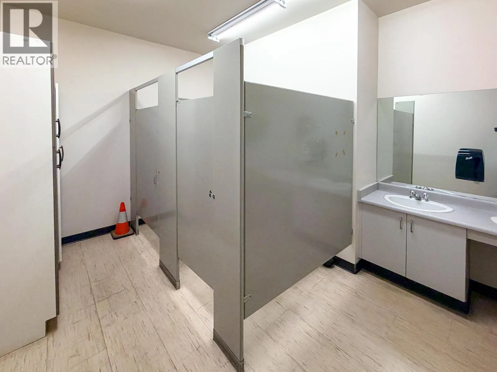 2130 Leckie Place Unit# 100