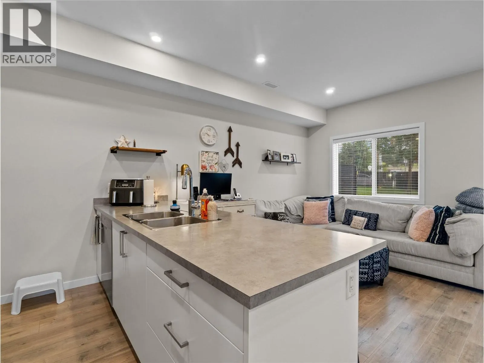 2081 11 Avenue NE Unit# 16