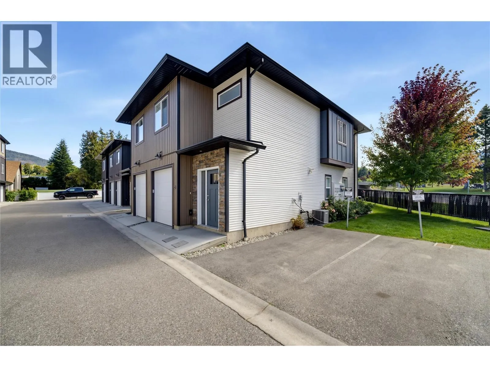 2081 11 Avenue NE Unit# 16