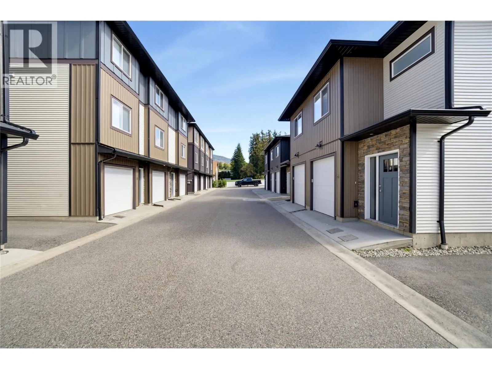 2081 11 Avenue NE Unit# 16