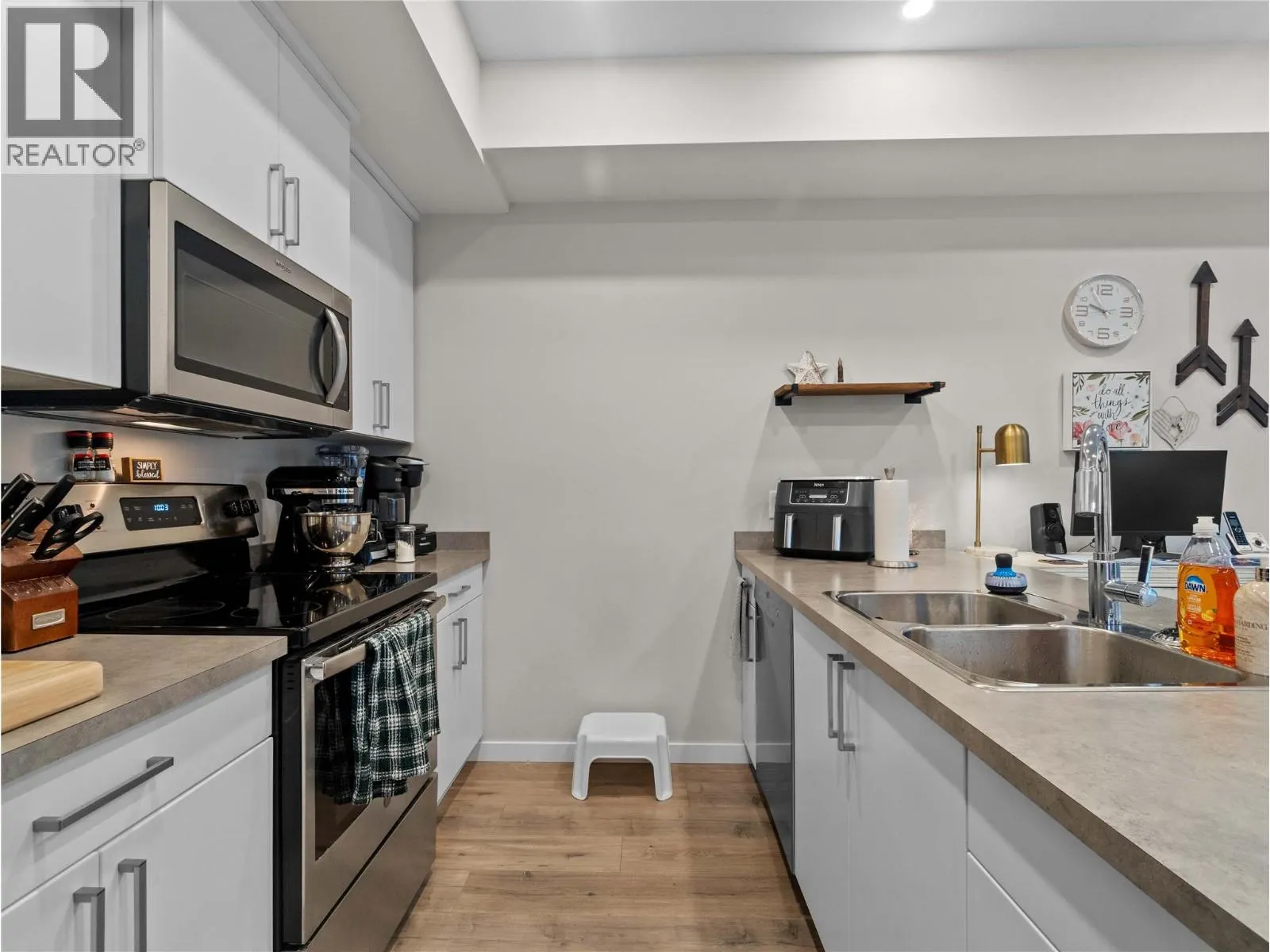 2081 11 Avenue NE Unit# 16