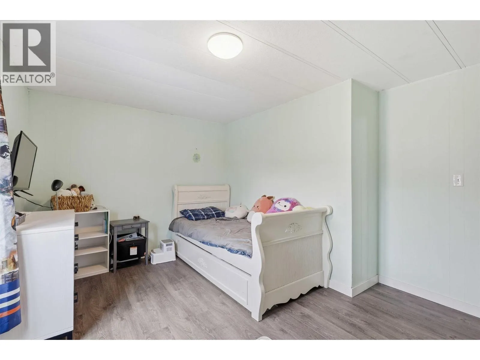 1328 Riverview Place
