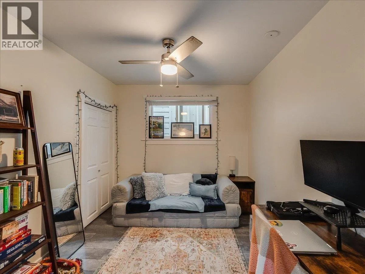 413 SILICA Street