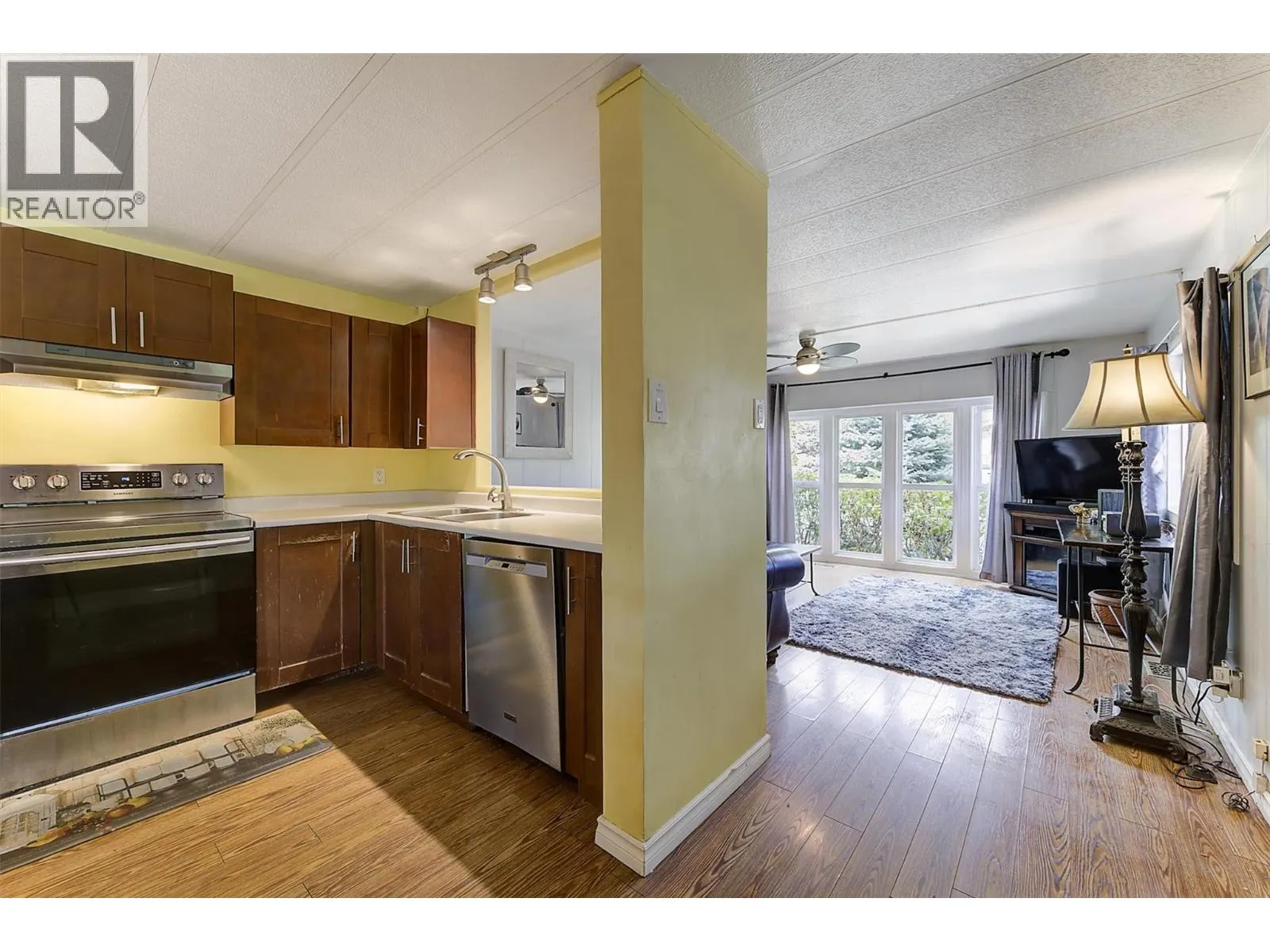 2001 97 Highway S Unit# 14