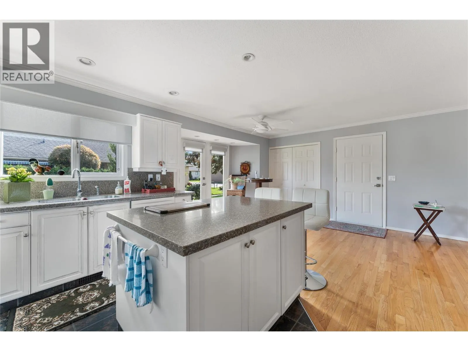 950 Lanfranco Road Unit# 77