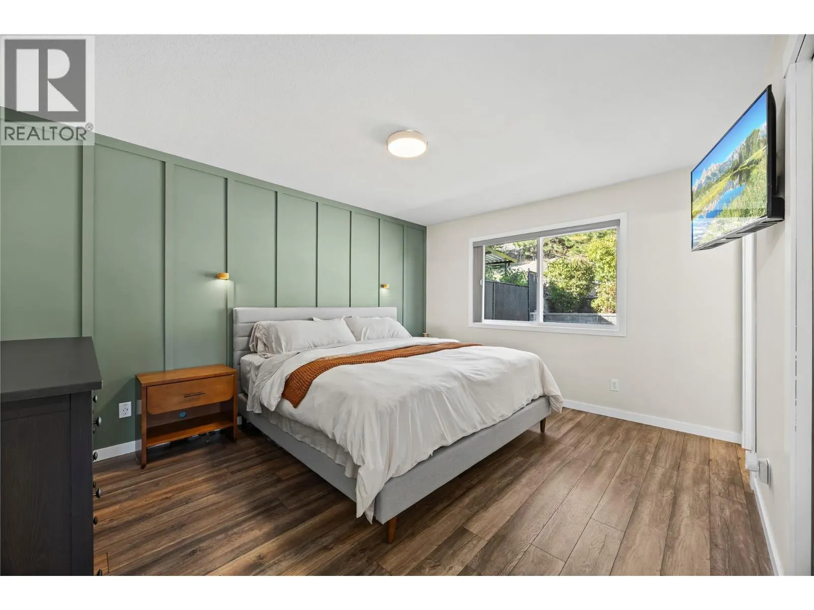 2322 Shannon Heights Place