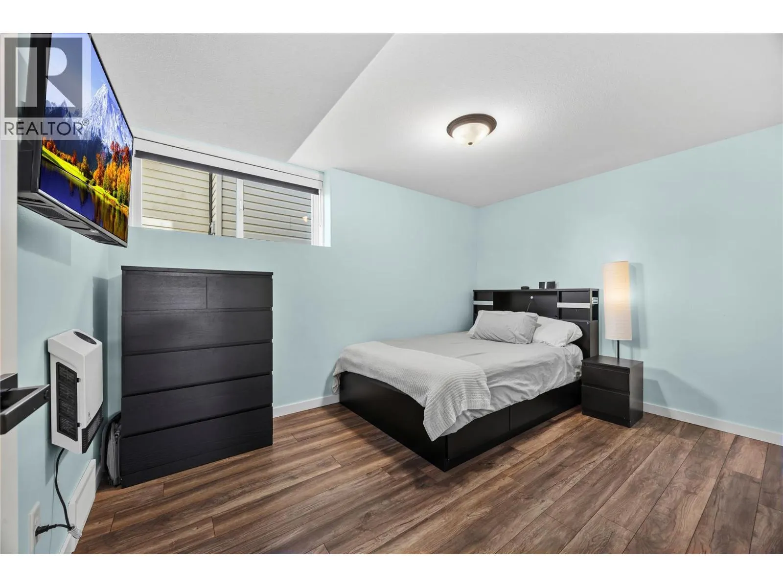 2322 Shannon Heights Place