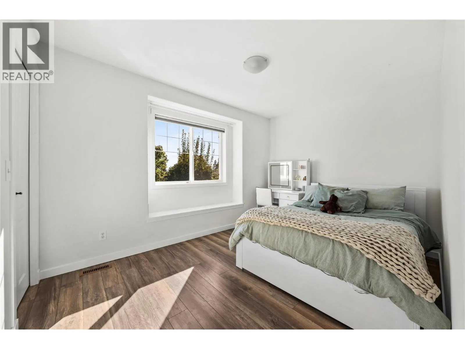 2322 Shannon Heights Place