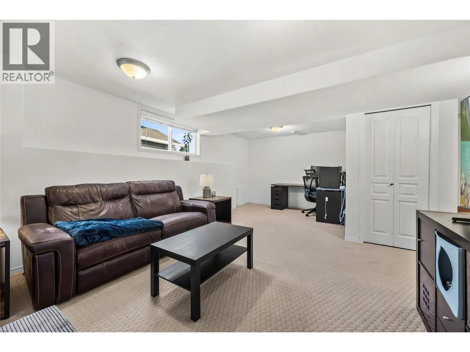 2322 Shannon Heights Place