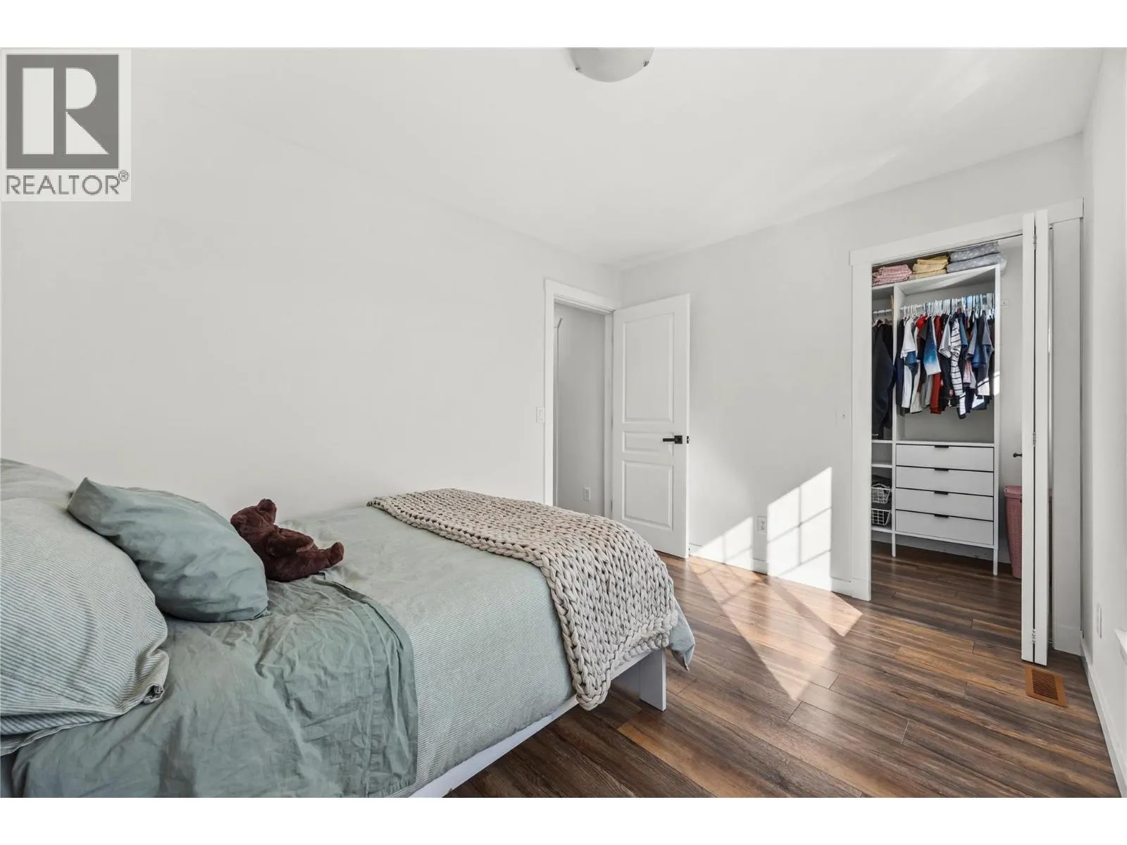 2322 Shannon Heights Place