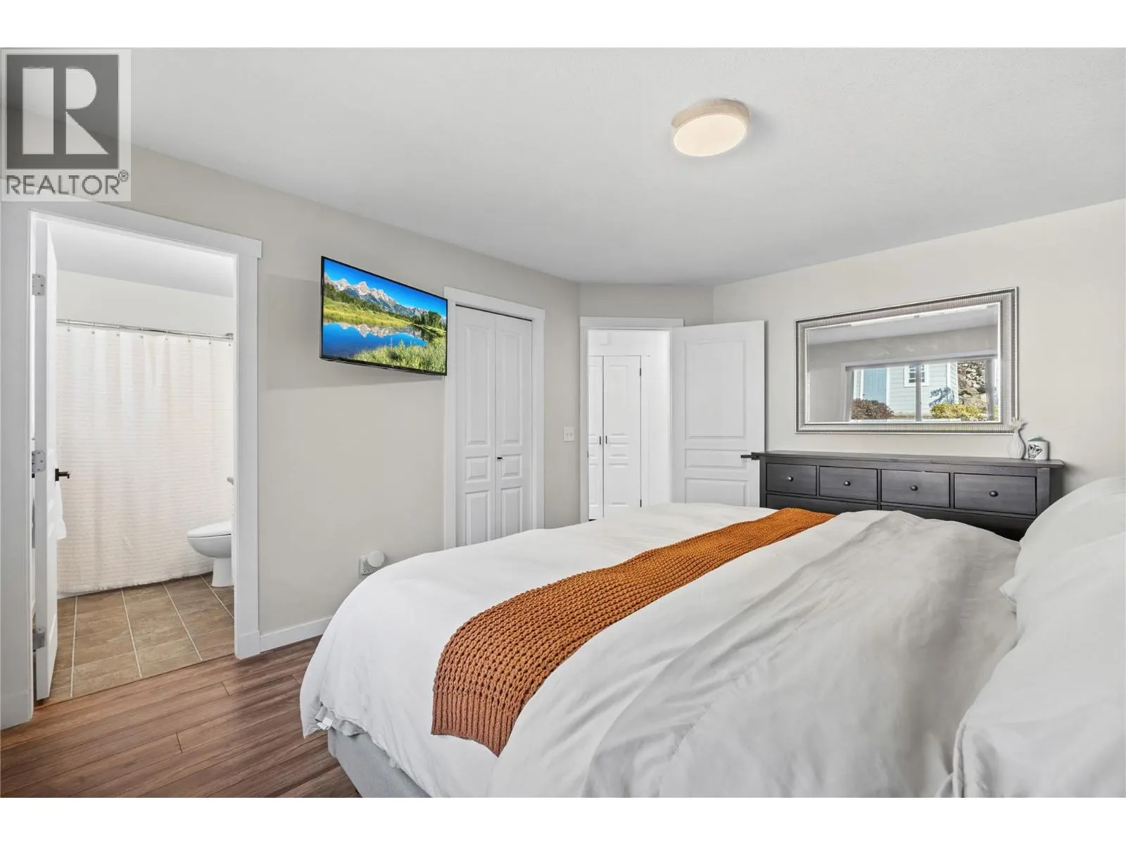 2322 Shannon Heights Place