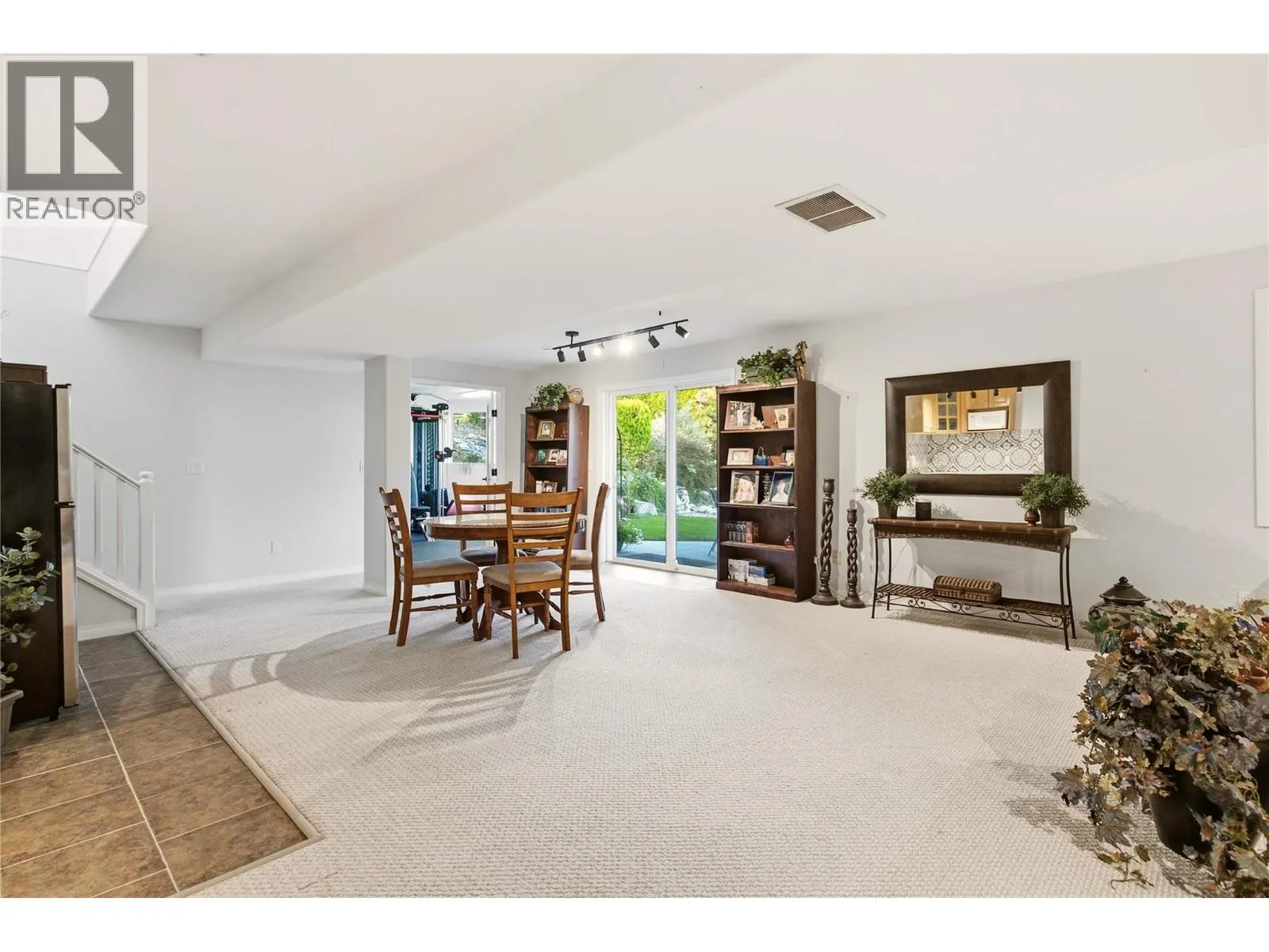 724 Lone Pine Drive