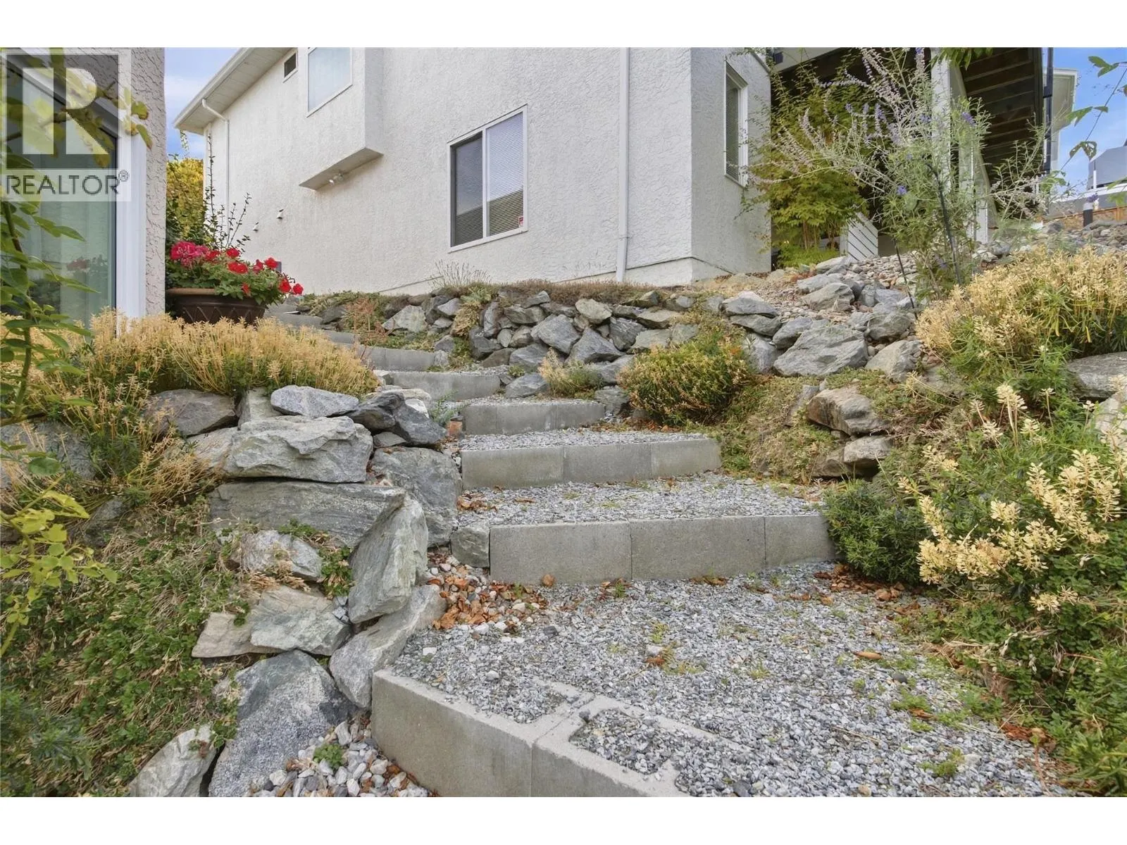 724 Lone Pine Drive