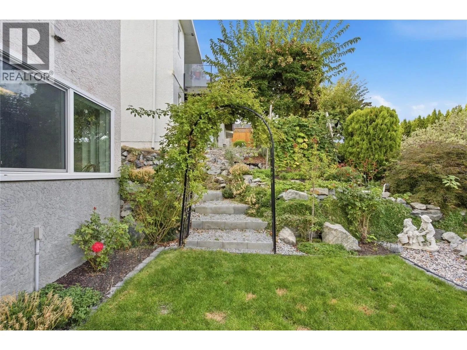 724 Lone Pine Drive