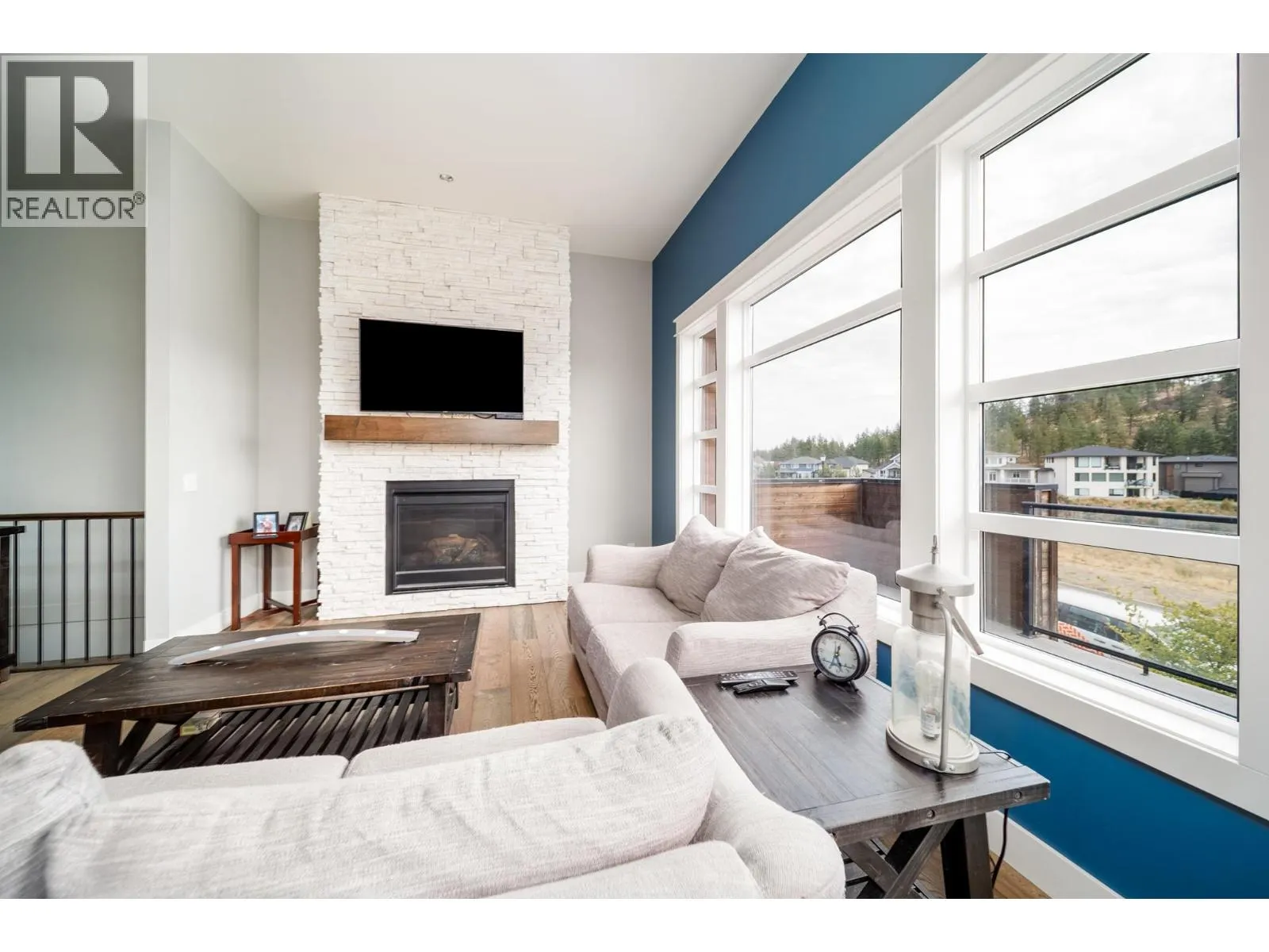 2588 Paramount Drive